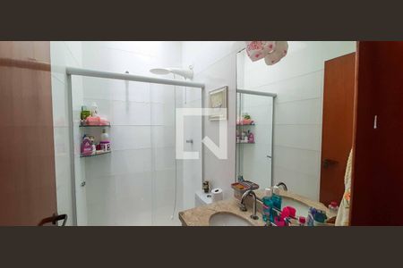 Casa à venda com 182m², 3 quartos e 2 vagas Casa à venda com 182m², 3 quartos e 2 vagasBanheiro da Suíte 2