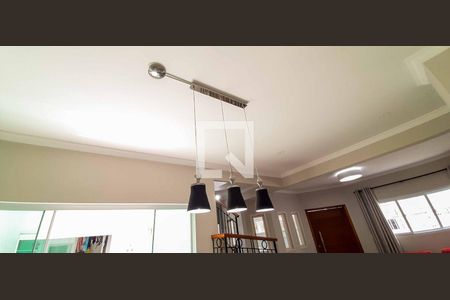 Casa à venda com 182m², 3 quartos e 2 vagas Casa à venda com 182m², 3 quartos e 2 vagasSala de Jantar