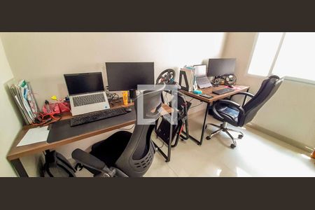 Casa à venda com 182m², 3 quartos e 2 vagas Casa à venda com 182m², 3 quartos e 2 vagasEscritório/Quarto