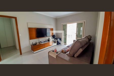 Casa à venda com 182m², 3 quartos e 2 vagas Casa à venda com 182m², 3 quartos e 2 vagasSala de TV