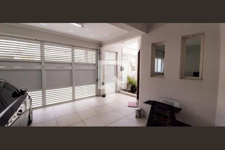 Casa à venda com 182m², 3 quartos e 2 vagas Casa à venda com 182m², 3 quartos e 2 vagasGaragem