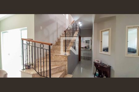 Casa à venda com 182m², 3 quartos e 2 vagas Casa à venda com 182m², 3 quartos e 2 vagasAcesso as Suítes e Escritório