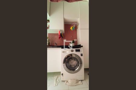 Casa à venda com 182m², 3 quartos e 2 vagas Casa à venda com 182m², 3 quartos e 2 vagasÁrea de Serviço