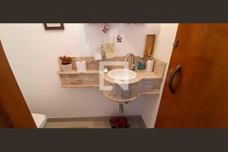 Casa à venda com 182m², 3 quartos e 2 vagas Casa à venda com 182m², 3 quartos e 2 vagasLavabo