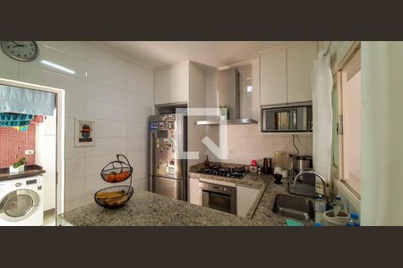 Casa à venda com 182m², 3 quartos e 2 vagas Casa à venda com 182m², 3 quartos e 2 vagasCozinha