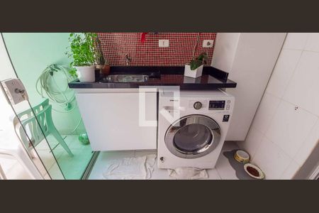 Casa à venda com 182m², 3 quartos e 2 vagas Casa à venda com 182m², 3 quartos e 2 vagasÁrea de Serviço