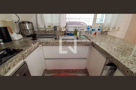 Casa à venda com 182m², 3 quartos e 2 vagas Casa à venda com 182m², 3 quartos e 2 vagasCozinha