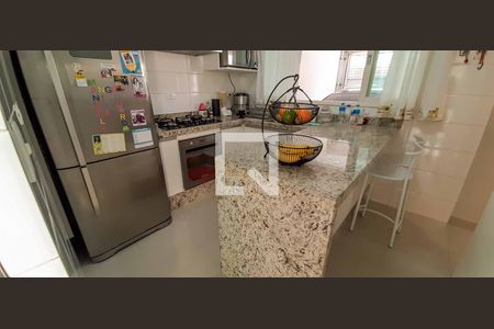 Casa à venda com 182m², 3 quartos e 2 vagas Casa à venda com 182m², 3 quartos e 2 vagasCozinha