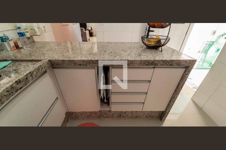 Casa à venda com 182m², 3 quartos e 2 vagas Casa à venda com 182m², 3 quartos e 2 vagasCozinha