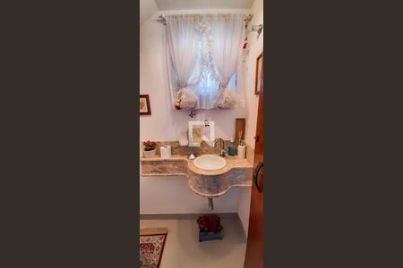 Casa à venda com 182m², 3 quartos e 2 vagas Casa à venda com 182m², 3 quartos e 2 vagasLavabo