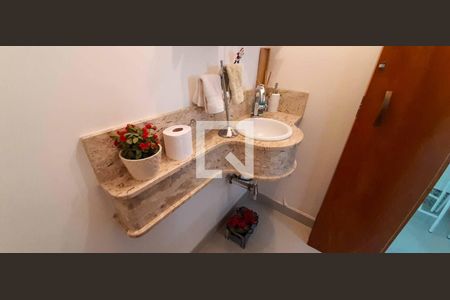 Casa à venda com 182m², 3 quartos e 2 vagas Casa à venda com 182m², 3 quartos e 2 vagasLavabo