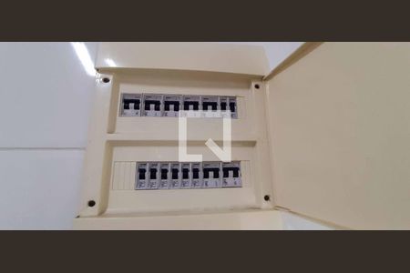 Casa à venda com 182m², 3 quartos e 2 vagas Casa à venda com 182m², 3 quartos e 2 vagasQuadro de Luz