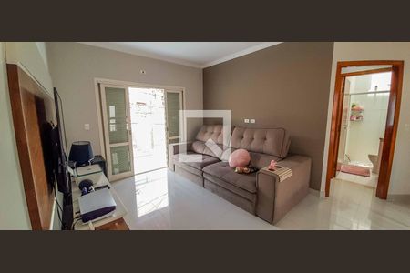 Casa à venda com 182m², 3 quartos e 2 vagas Casa à venda com 182m², 3 quartos e 2 vagasSala de TV