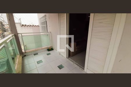 Casa à venda com 182m², 3 quartos e 2 vagas Casa à venda com 182m², 3 quartos e 2 vagasSacada da Sala de TV