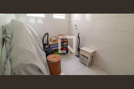 Casa à venda com 182m², 3 quartos e 2 vagas Casa à venda com 182m², 3 quartos e 2 vagasBanheiro da Suíte 1