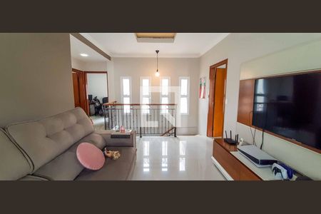 Casa à venda com 182m², 3 quartos e 2 vagas Casa à venda com 182m², 3 quartos e 2 vagasSala de TV