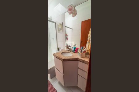 Casa à venda com 182m², 3 quartos e 2 vagas Casa à venda com 182m², 3 quartos e 2 vagasBanheiro da Suíte 2