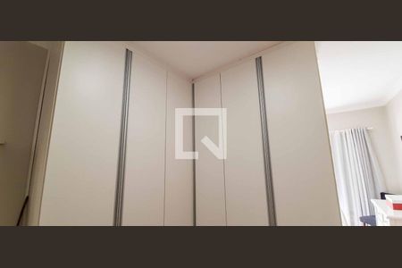 Casa à venda com 182m², 3 quartos e 2 vagas Casa à venda com 182m², 3 quartos e 2 vagasCloset