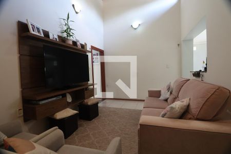 Sala de casa à venda com 4 quartos, 235m² em Igara, Canoas