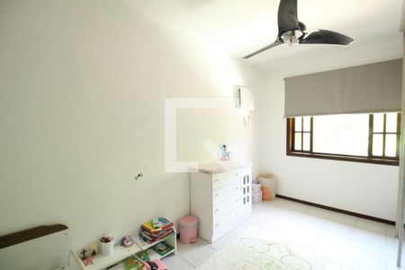 Quarto 1 de casa de condomínio para alugar com 4 quartos, 200m² em Jacarepaguá, Rio de Janeiro