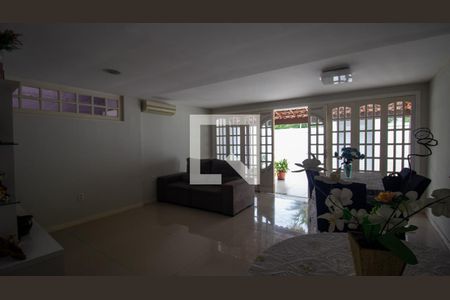 Sala de casa de condomínio à venda com 4 quartos, 400m² em Barra da Tijuca, Rio de Janeiro