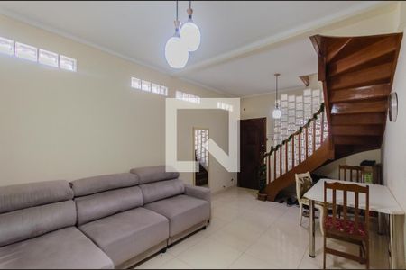 Sala de casa à venda com 3 quartos, 120m² em Vila Monumento, São Paulo