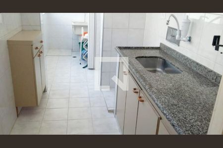 Cozinha de apartamento para alugar com 3 quartos, 71m² em Alto de Pinheiros, São Paulo