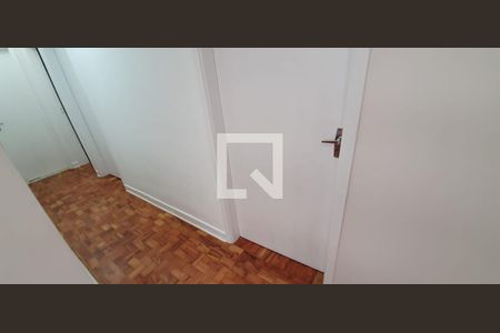 Corredor de apartamento para alugar com 3 quartos, 71m² em Alto de Pinheiros, São Paulo