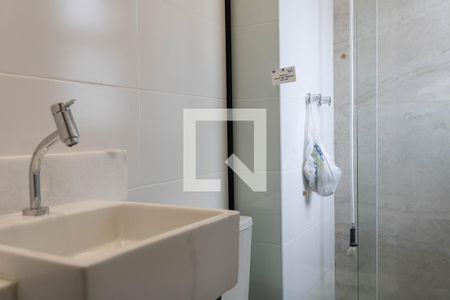 Banheiro da Suíte de apartamento para alugar com 2 quartos, 64m² em Prado, Belo Horizonte