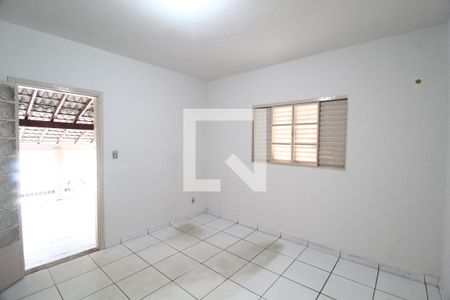 Sala de casa para alugar com 6 quartos, 250m² em Santa Mônica, Uberlândia