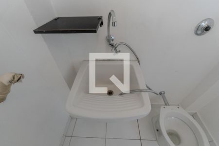 Banheiro de kitnet/studio para alugar com 1 quarto, 39m² em Bela Vista, São Paulo