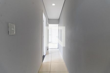 Corredor de casa para alugar com 2 quartos, 65m² em Vila do Encontro, São Paulo