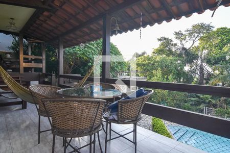 Sala de casa à venda com 4 quartos, 340m² em Badu, Niterói