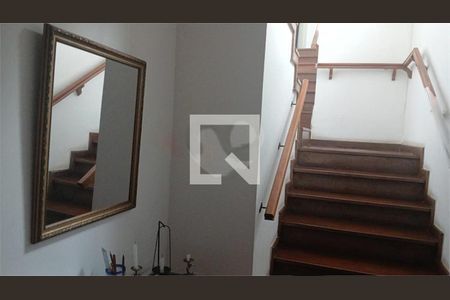 Casa de Condomínio à venda com 3 quartos, 250m² em Vila Elvira, São Paulo