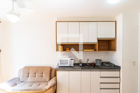 Cozinha de apartamento para alugar com 1 quarto, 33m² em Butantã, São Paulo