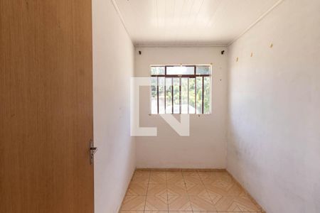 Quarto 1 de casa para alugar com 2 quartos, 40m² em Boqueirão, Curitiba