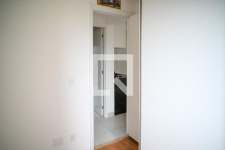 Quarto 1 de apartamento para alugar com 2 quartos, 32m² em Parque Fongaro, São Paulo