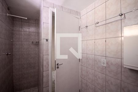 Banheiro de apartamento para alugar com 1 quarto, 45m² em Jardim Patente Novo, São Paulo