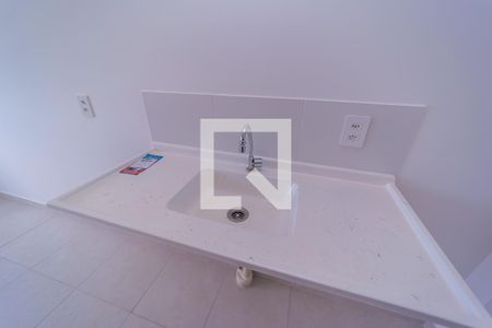 Sala/Cozinha e Área de Serviço de apartamento para alugar com 2 quartos, 32m² em Vila Ré, São Paulo