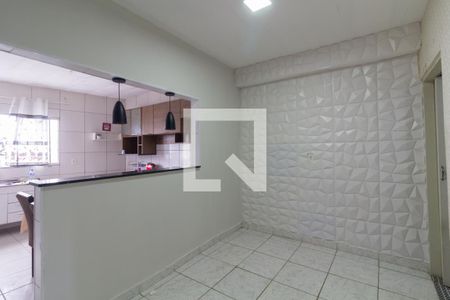 Sala de casa para alugar com 3 quartos, 95m² em Vila Taquari, São Paulo