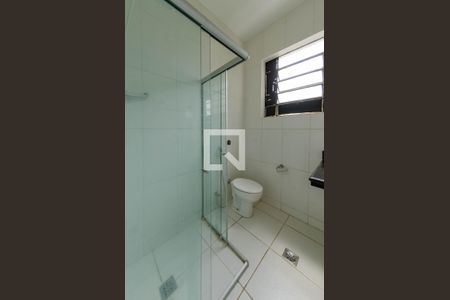 Banheiro de apartamento à venda com 1 quarto, 51m² em Serra, Belo Horizonte