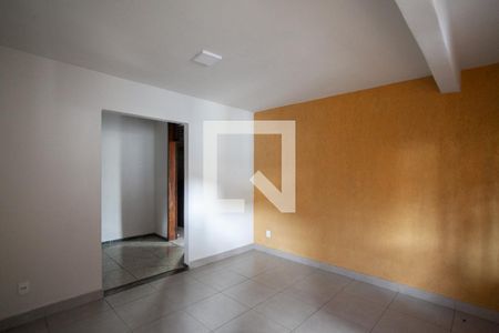 Sala 1 de casa para alugar com 3 quartos, 190m² em Alípio de Melo, Belo Horizonte