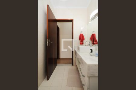 Casa à venda com 191m², 3 quartos e 2 vagas Casa à venda com 191m², 3 quartos e 2 vagasBanheiro Social