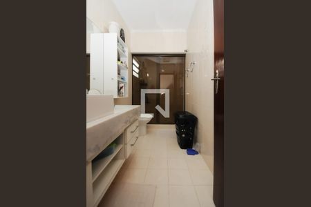 Casa à venda com 191m², 3 quartos e 2 vagas Casa à venda com 191m², 3 quartos e 2 vagasBanheiro Social