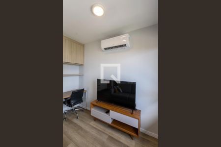 Sala de estar  de apartamento para alugar com 1 quarto, 37m² em Santo Amaro, São Paulo