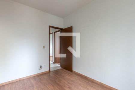 Quarto 2 de apartamento para alugar com 3 quartos, 50m² em Buritis, Belo Horizonte