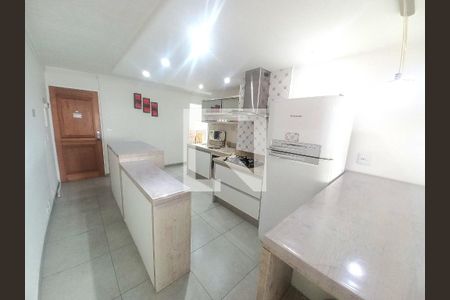 Cozinha de apartamento para alugar com 2 quartos, 94m² em Itararé, São Vicente