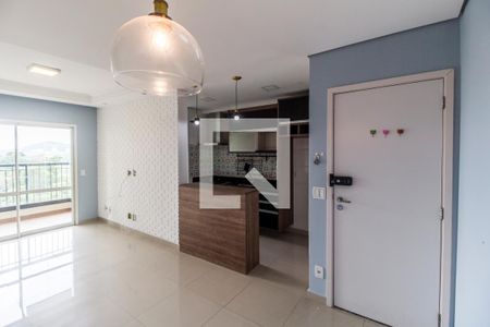 Sala de TV de apartamento para alugar com 2 quartos, 69m² em Jardim Tupanci, Barueri