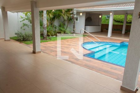 Casa de condomínio à venda com 394m², 4 quartos e 5 vagas Casa de condomínio à venda com 394m², 4 quartos e 5 vagasÁREA EXTERNA FUNDOS