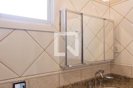 Casa de condomínio à venda com 394m², 4 quartos e 5 vagas Casa de condomínio à venda com 394m², 4 quartos e 5 vagasBANHEIRO SUITE 2